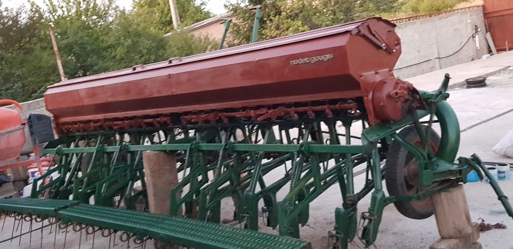 Disc Semănatoare nodet gougis de grâu  Plug reversibil cu 3 și 4 brazd