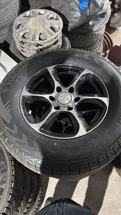 Диски с резиной в отличном состояниее