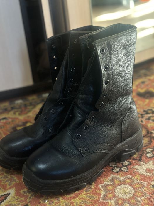 Зимние берцы новые!40-размер теплые!