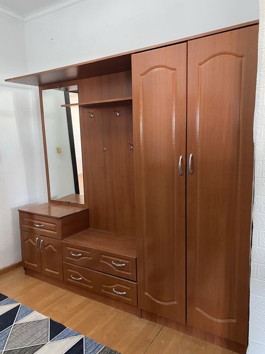 Продаётся прихожая