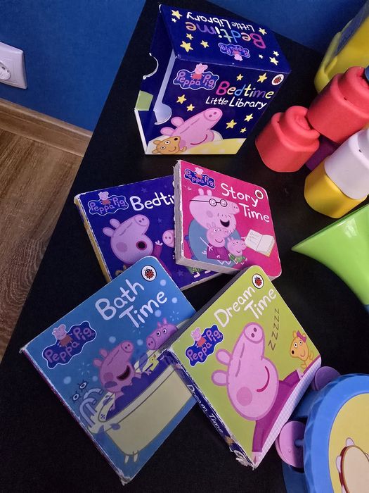 Vand lot peppa ( masina, carti si instrumente )