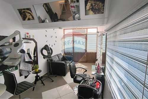 Продава се Тристаен апартамент в Велики Преслав - 78 кв.м за 1105 €/кв.м - Снимка #13