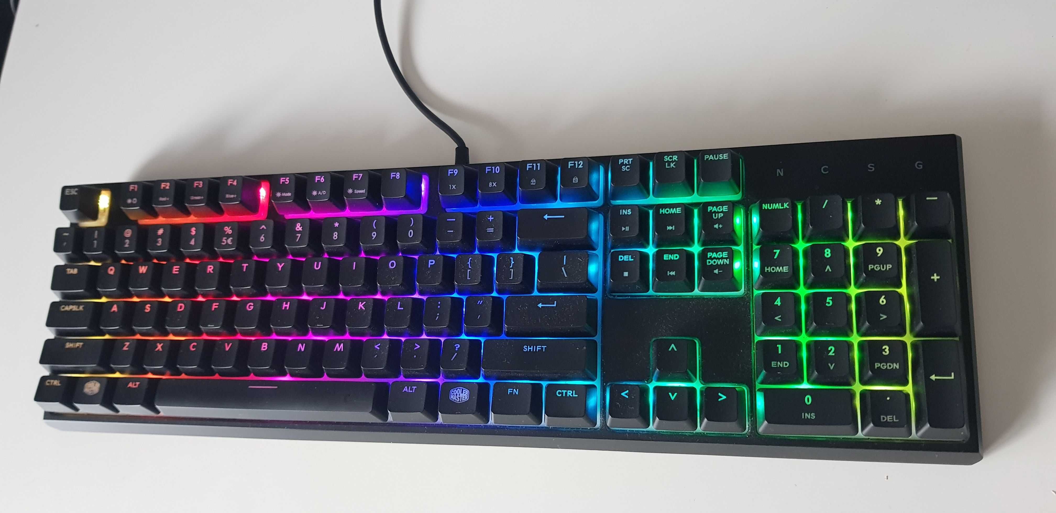 Геймърска клавиатура с LED, Cooler Master