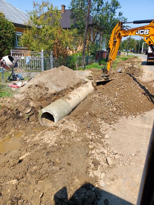 Executam/săpăm lucrări cu miniexcavator 1.6 t și camioneta 3.5 t