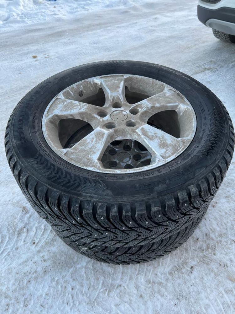 Зимняя резина с дисками 235/60 R18