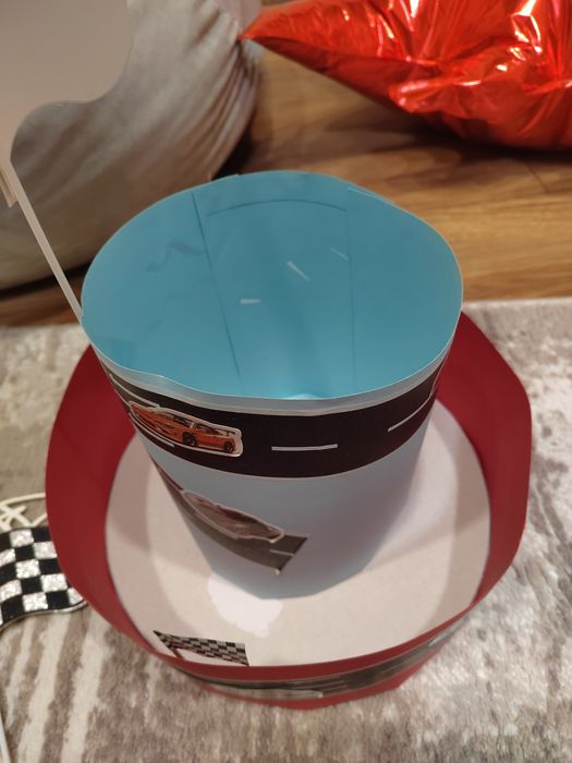 Торта от картон за рожден ден 10лв