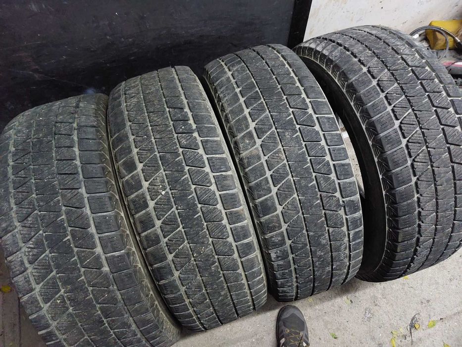4бр.зимни BRIDGESTONE 265/65/17 112R DOT 5220