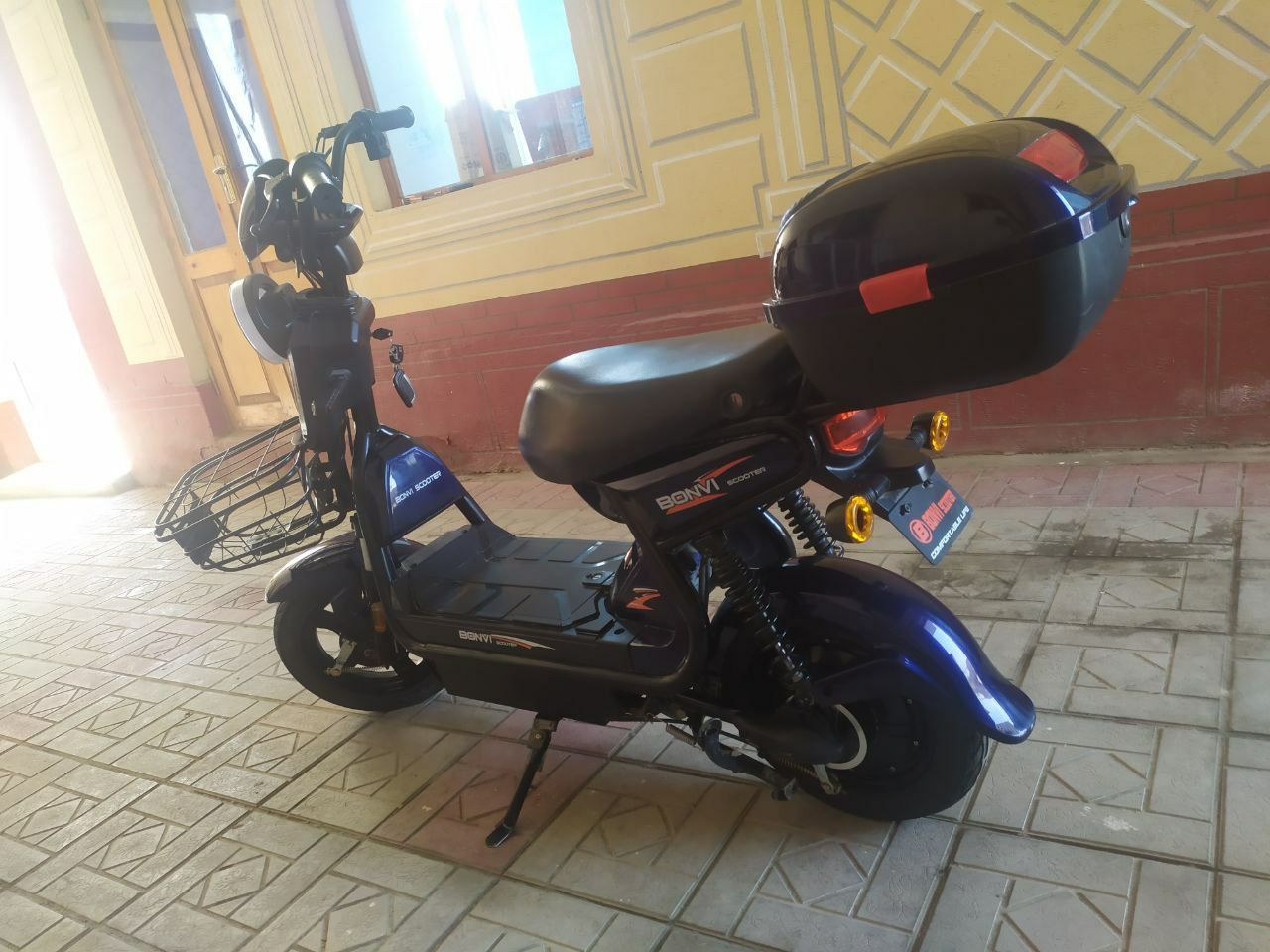 Elektiro sikitir sotiladi va Velek