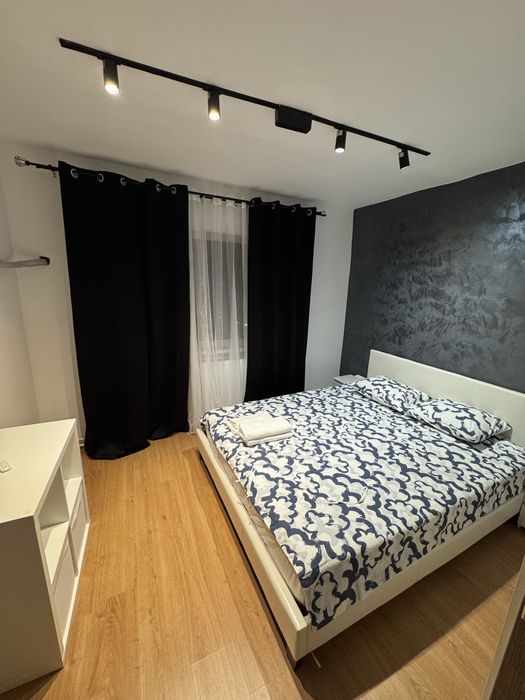 Inchiriez in regim hitelier apartament cu 3 camere zona centrala