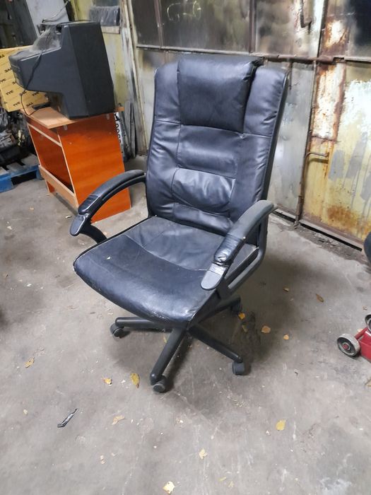 Офис столове здрави