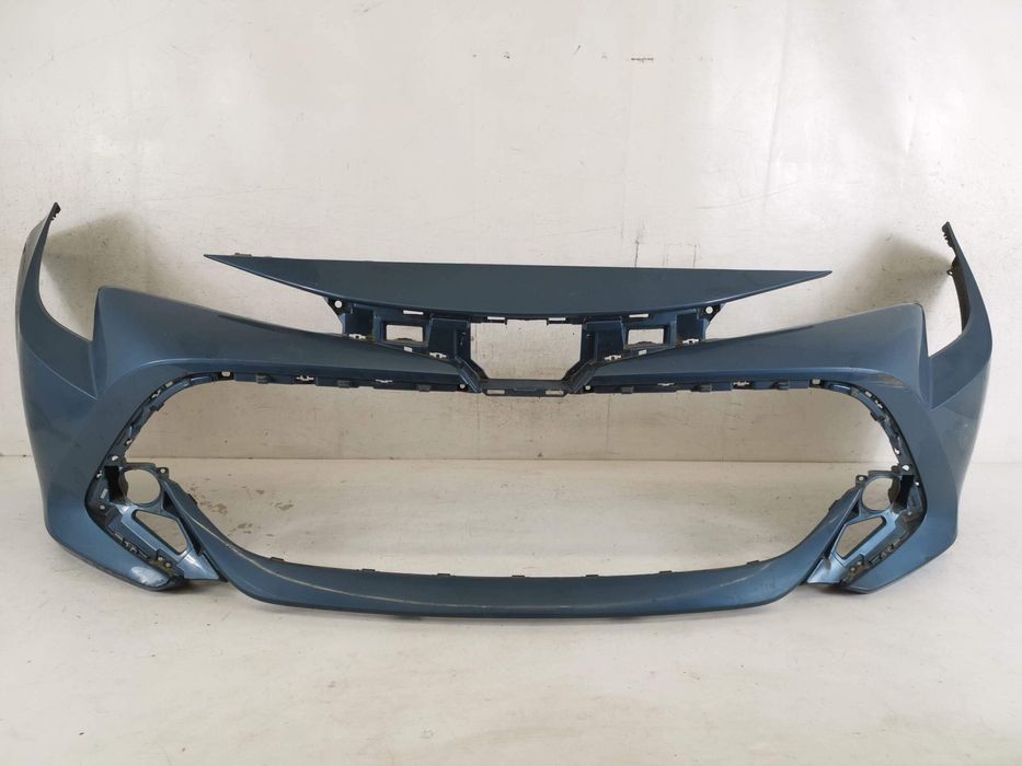 Предна броня Тойота Корола / Toyota Corolla E210 Хечбек Комби Оригинал