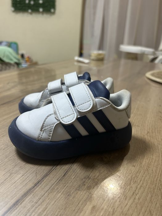 Детски маратонки adidas 22