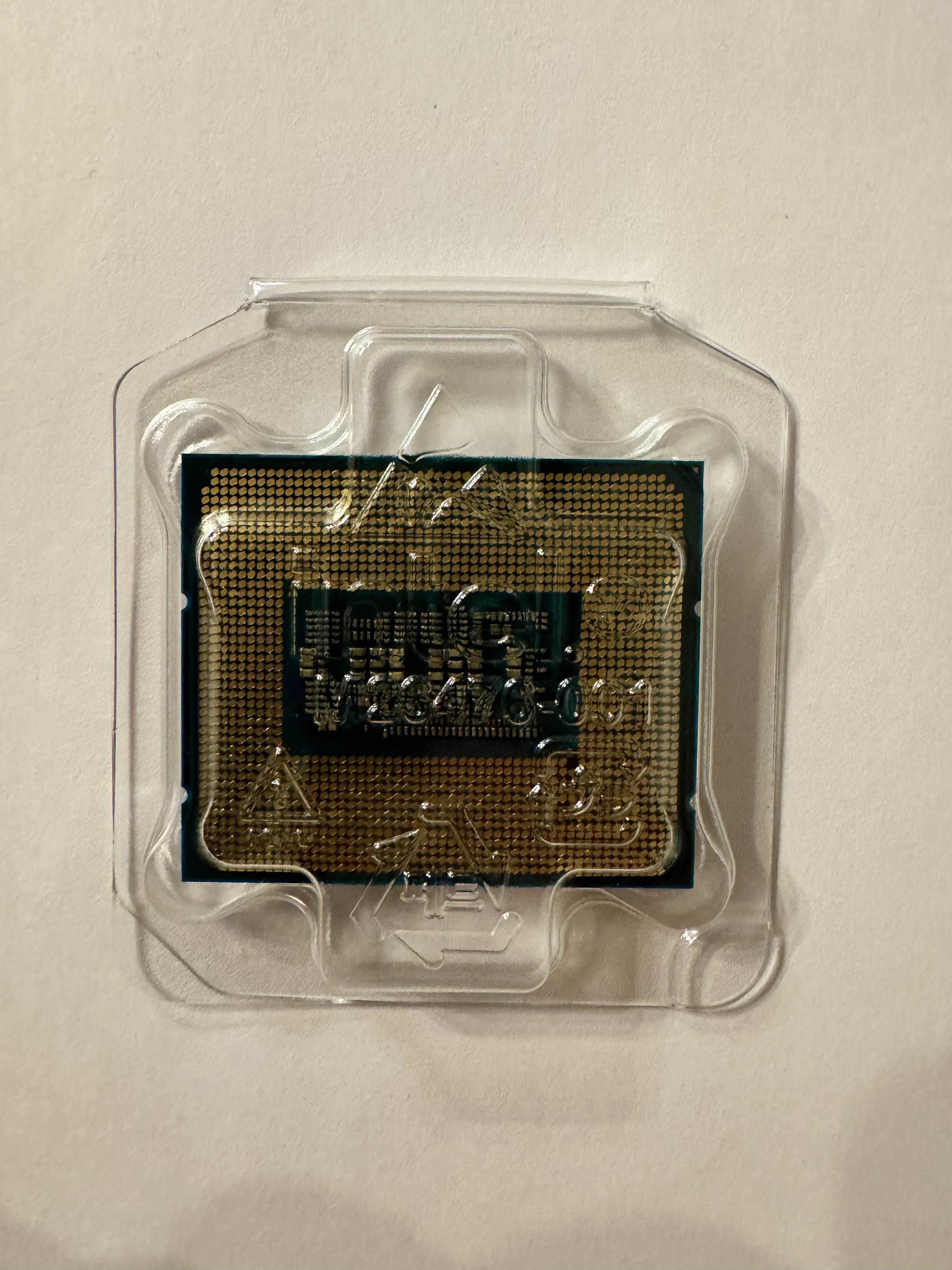Vând procesor i9 12900K