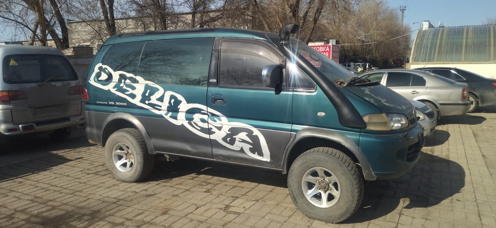 Продам Mitsubishi Delika  1994 г.в. бензин