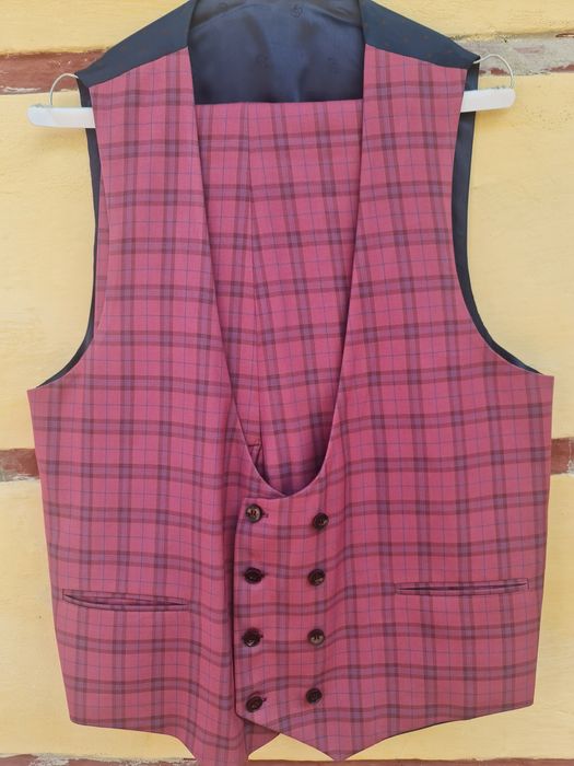 Costum făcut la comanda-3 piese