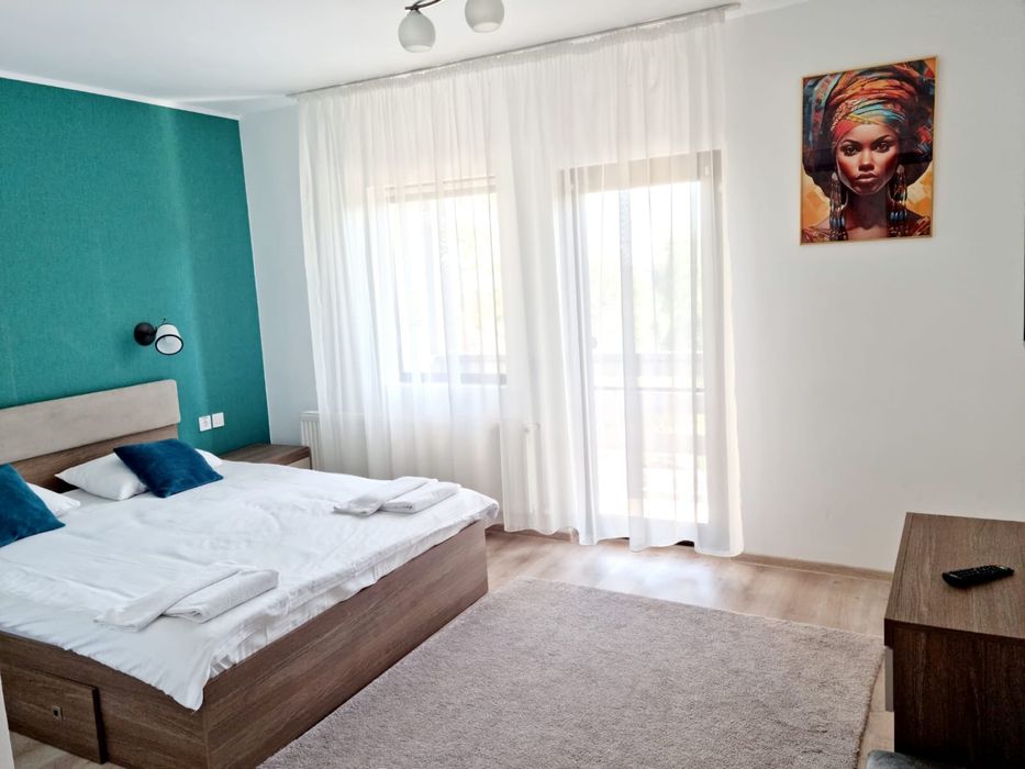 Piscină, ciubăr, foișor, grătar, munte  cazare relaxare totală 10 pers