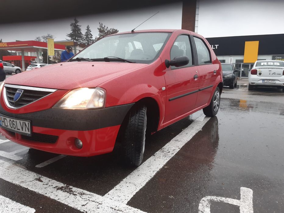 Vând Logan 1.4 benzina .70 000 km