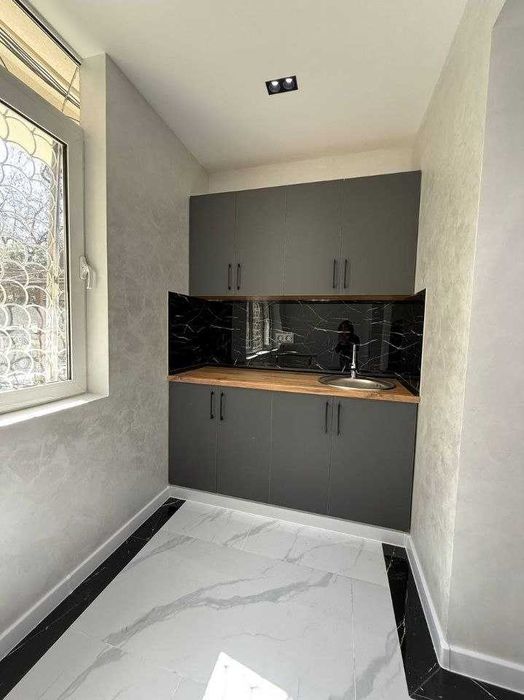 Аренда! На Лабзаке, Кафе Райхон Ц13,  100м2 +12м2подвал