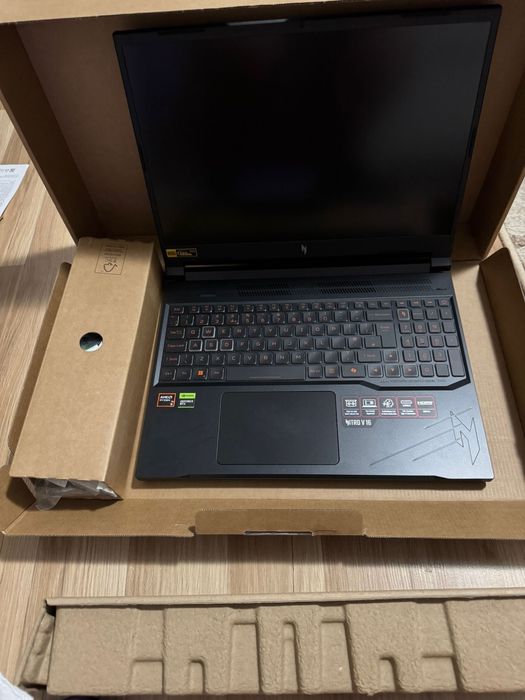 Laptop gaming acer nitro v16