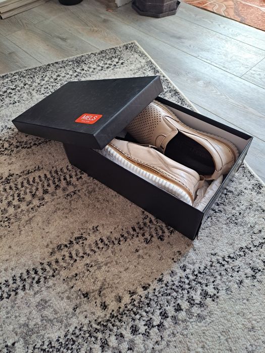 Pantofi de piele
