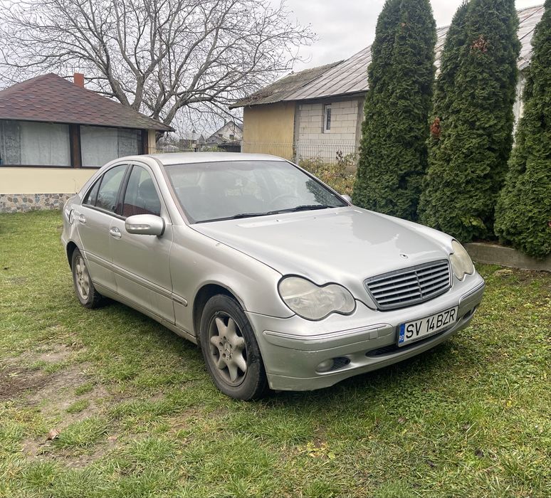 Mercedes C220, proprietar de 15 ani