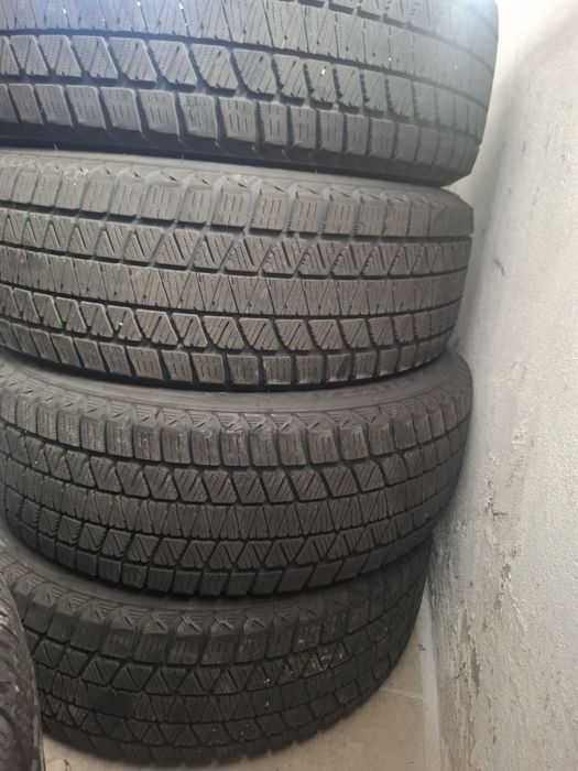 225 65 17 дот 1020 Bridgestone  цената е за 4бр