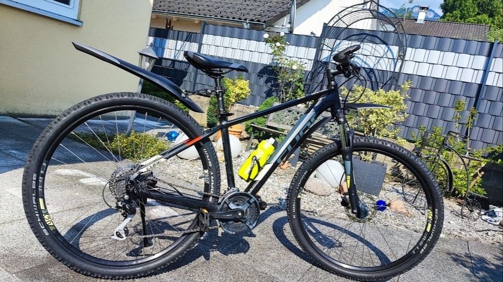 Vând bicicleta Cube