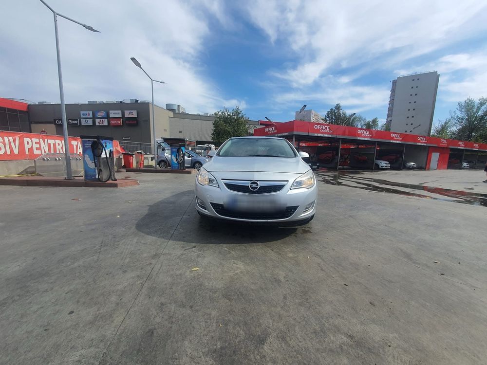 Vand Opel astra J 1.3 cdti 95cp 2012