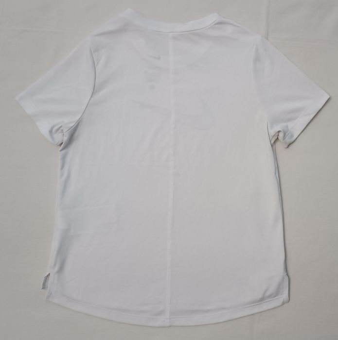 Nike DRI-FIT Swoosh Tee оригинална тениска ръст 128-137см Найк спорт