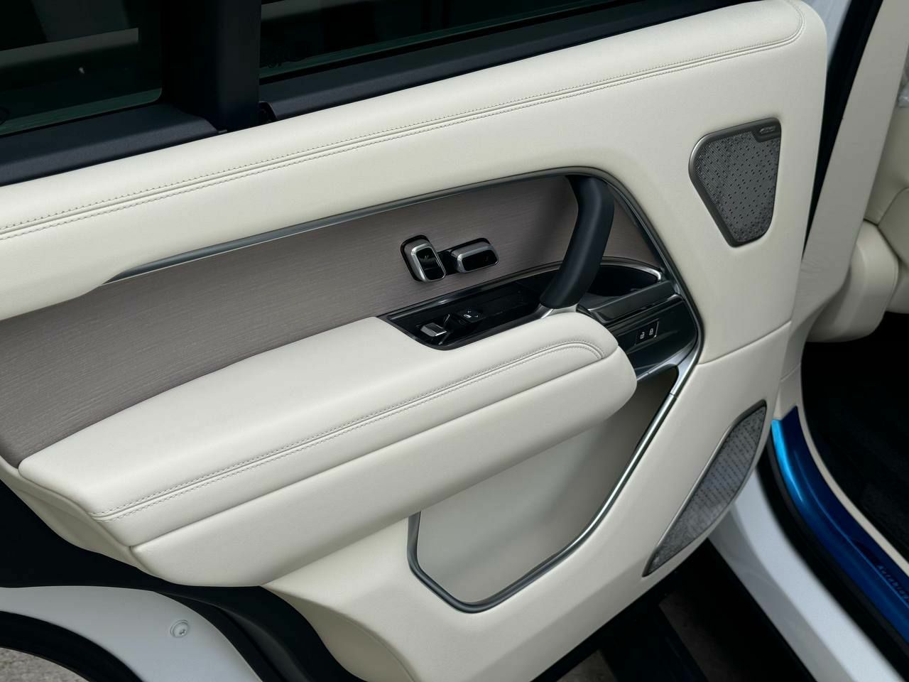 Land Rover Vogue Autobiography P530
