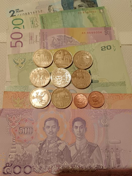 Bancnote și  monede de colectie