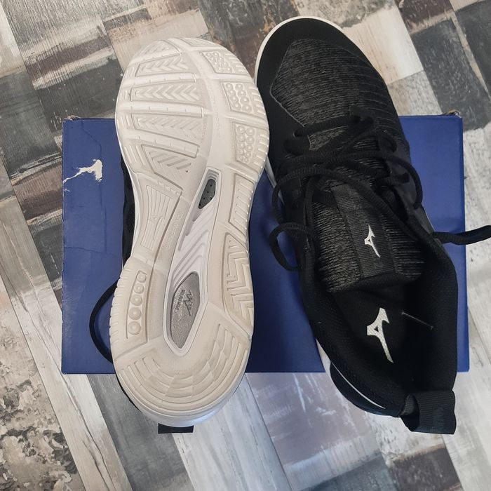 mizuno  ново  42 номер  110 лв