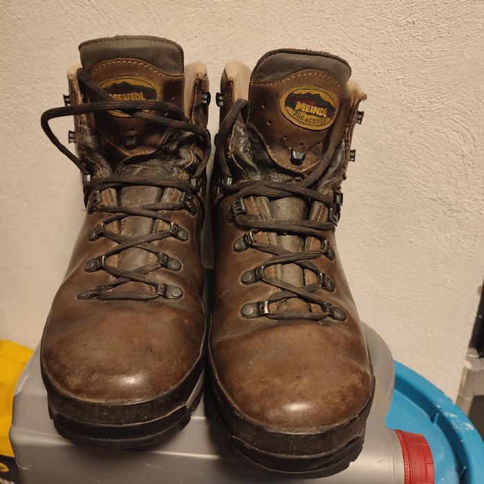 Ghete Nr 44 Meindl Borneo bocanci