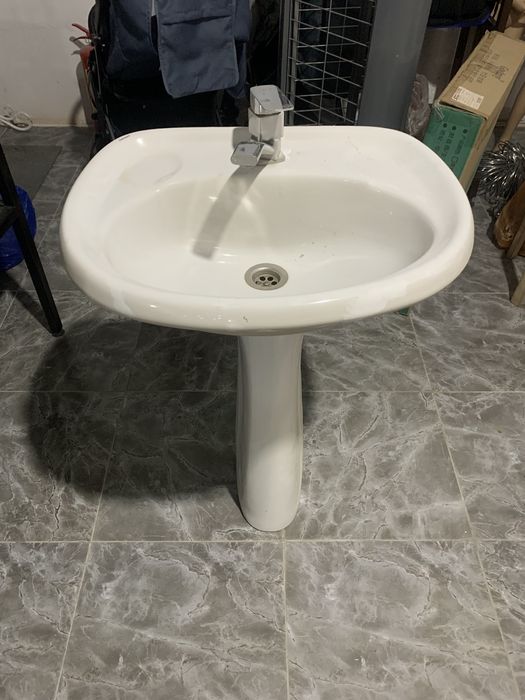 Раковина с пьедесталом Santeri и краном Trigor