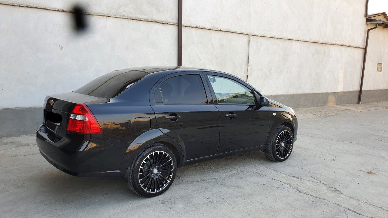 Автомобил нексия 3