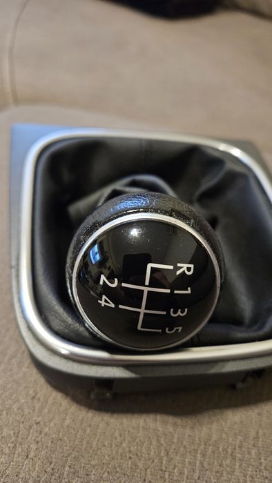 Волан VW три лъча в идеално състояние! И топка за скоростен лост.
