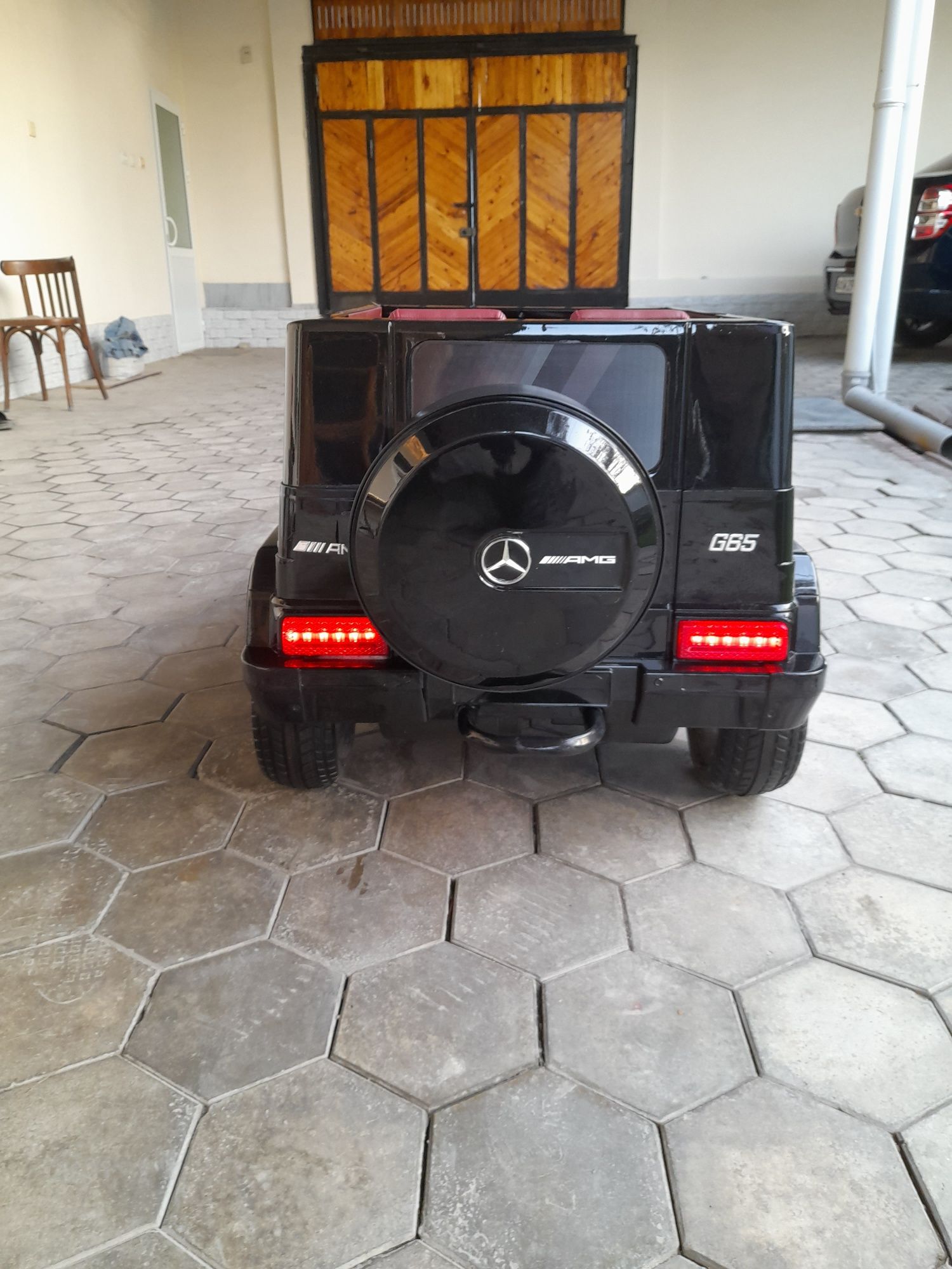 Продаётся детская машина Mercedes Benz AMG G65 Gelic
