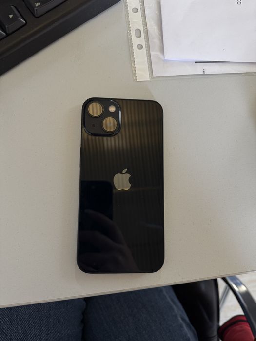 iPhone 13 в хорошем состоянии