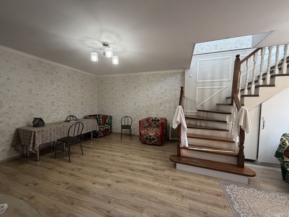 Сдается отдельно стоящее здание, с домом в 2 уровня