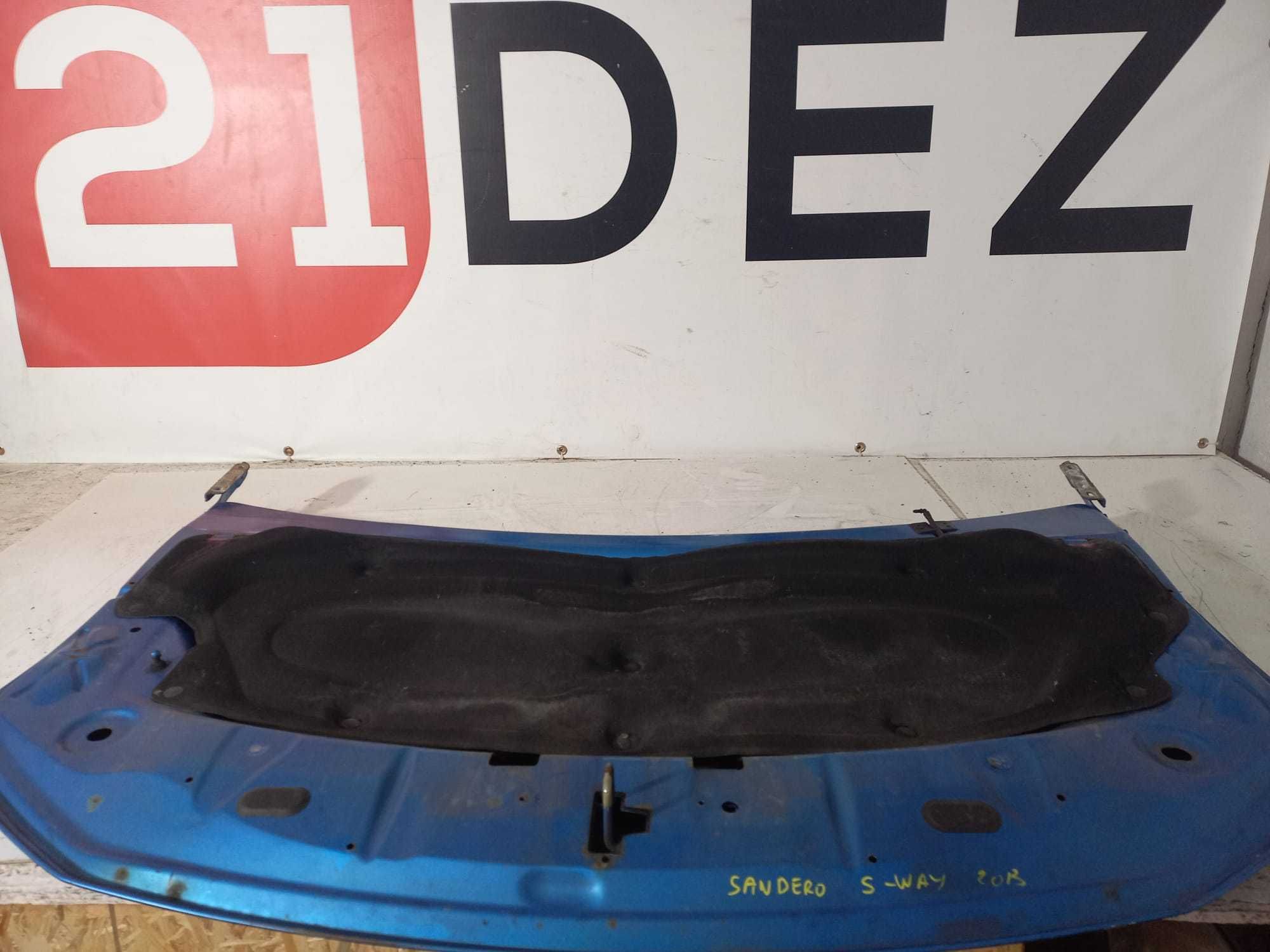 Capota Dacia Sandero Stepway 2013 cu defect