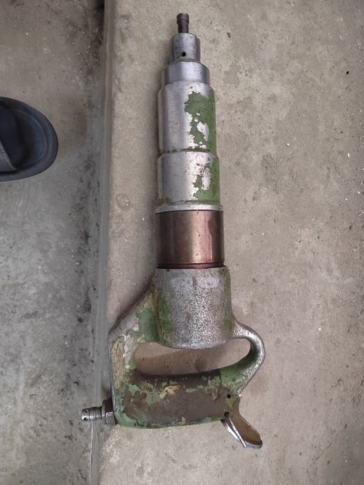 Продам клёпальный молоток