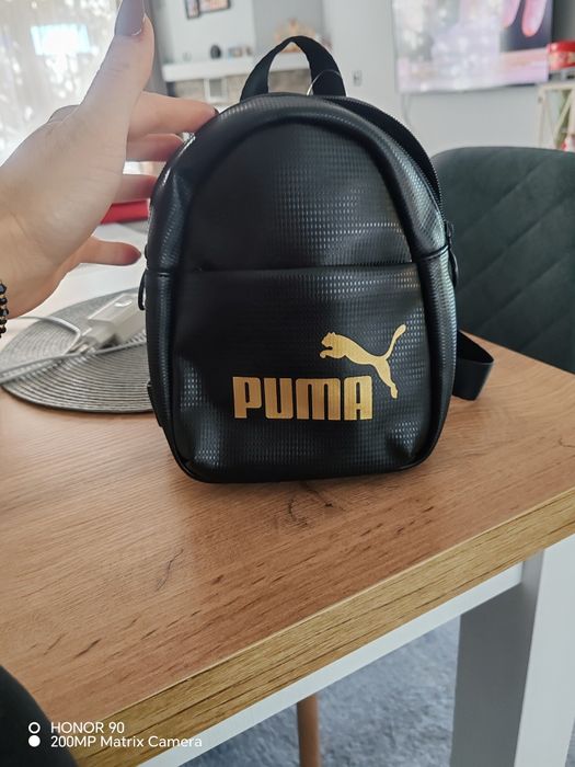 Малка кожена чантичка