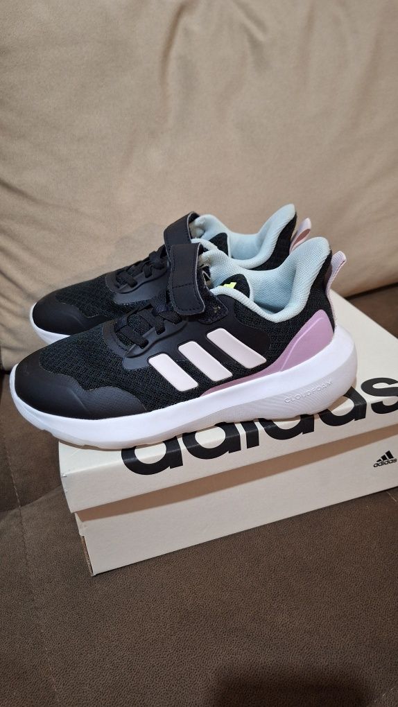 Маратонки за момиче  Adidas