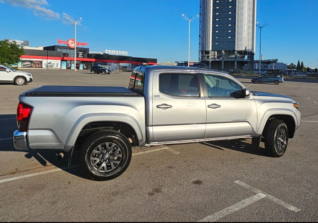 Toyota Tacoma SR5 v6 4x4 N300