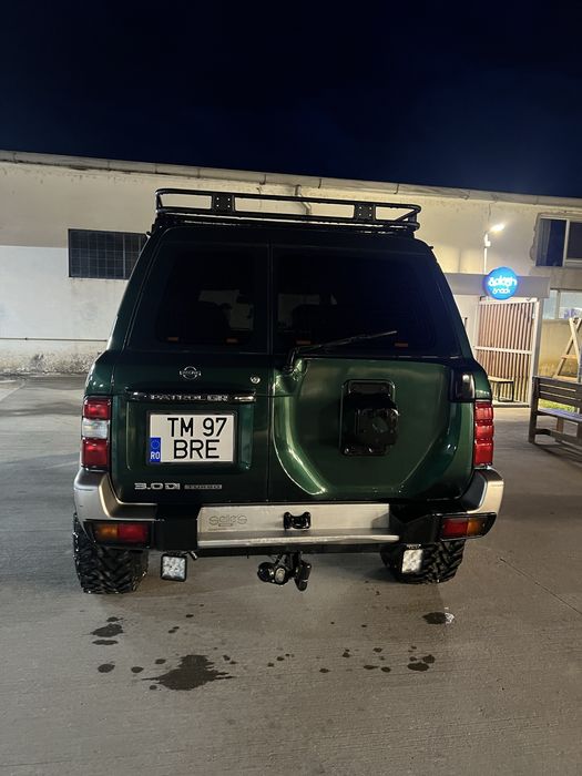 Nissan Patrol Y61 ZD30 Autoutilitara cu 4 locuri in acte