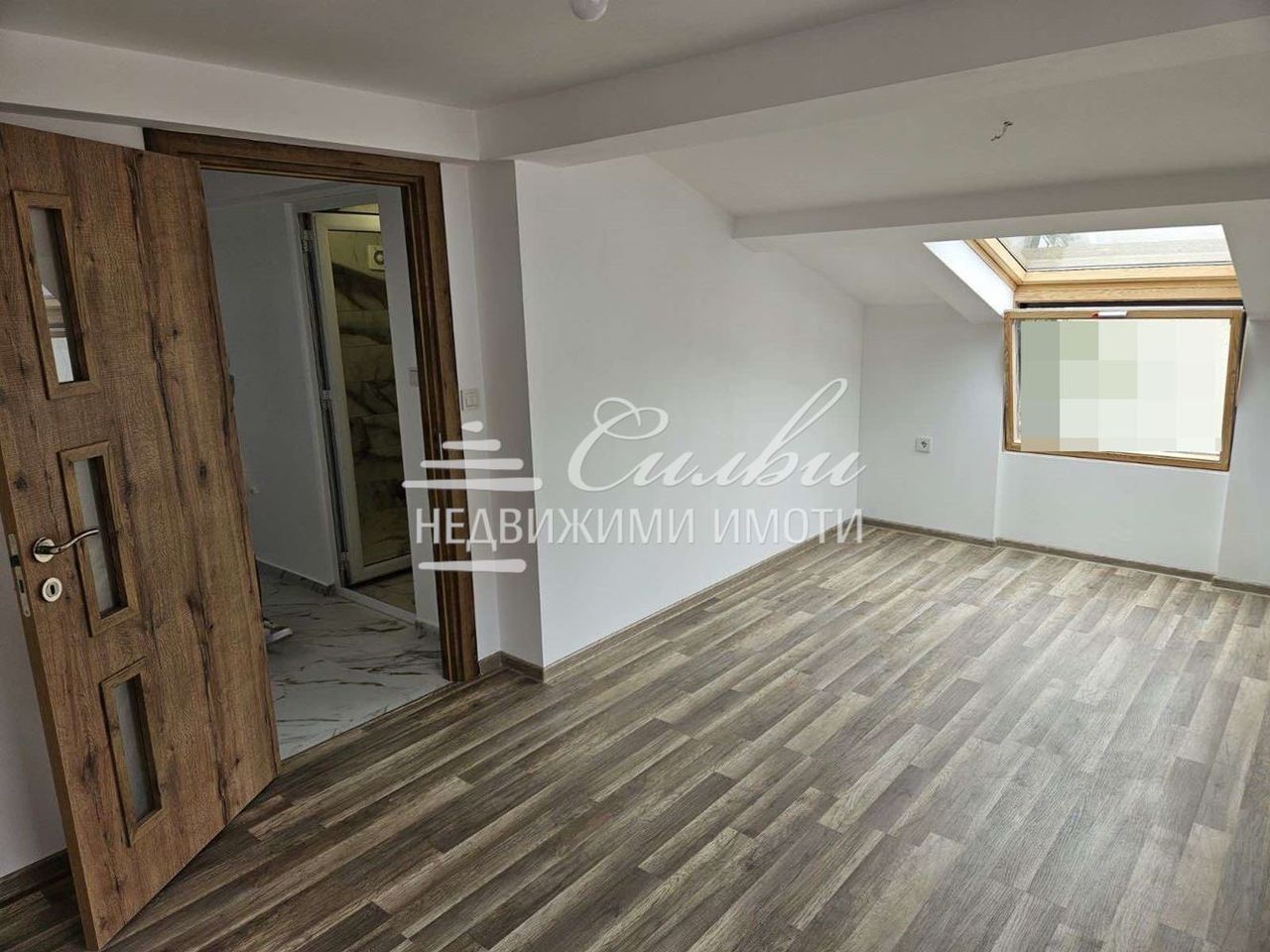 Продава се Тристаен апартамент в Шумен, Томбул джамия - 154 кв.м за 861 €/кв.м - Снимка #5