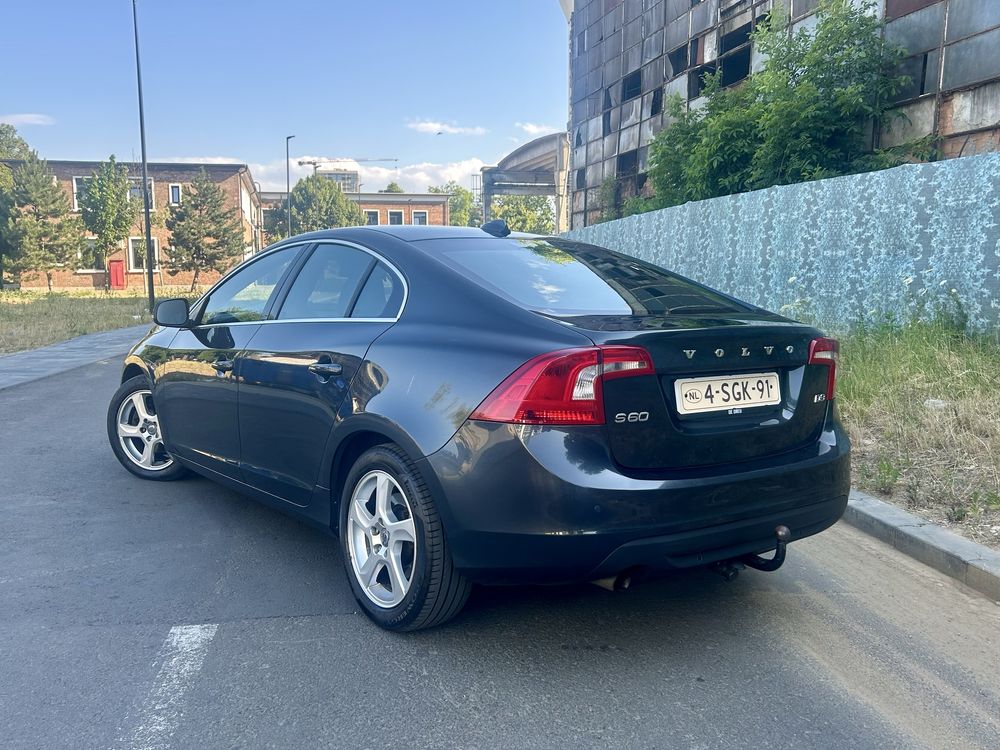 Volvo S60 Automat / 2.0 D3 / 2011