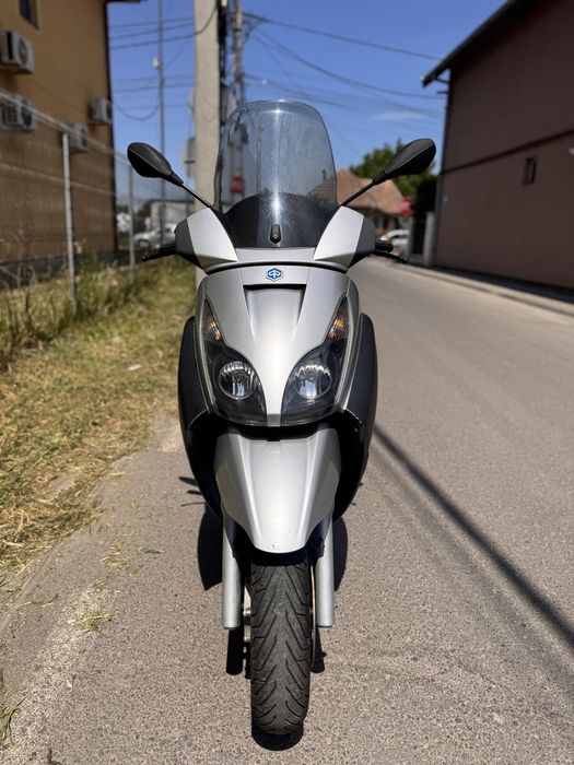 Piaggio X7 125 Cat B