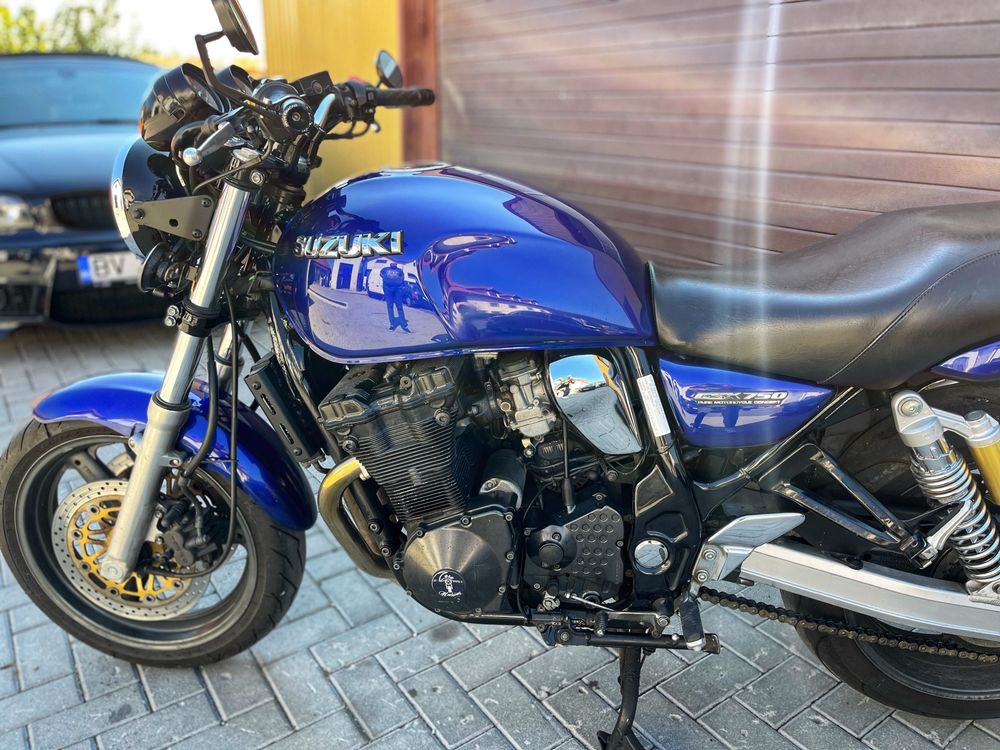 Suzuki GSX 750 Inazuma AE