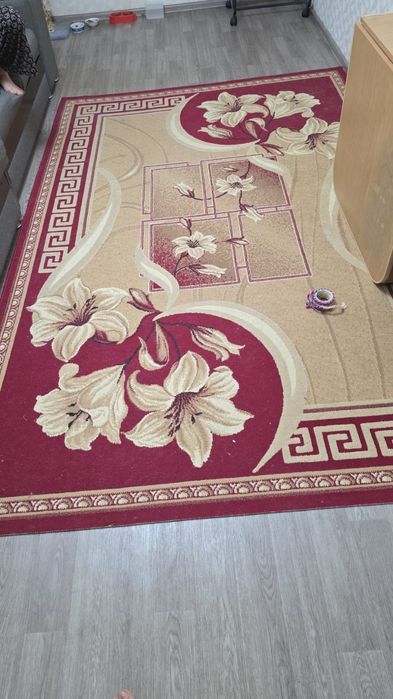 Продам ковёр срочно